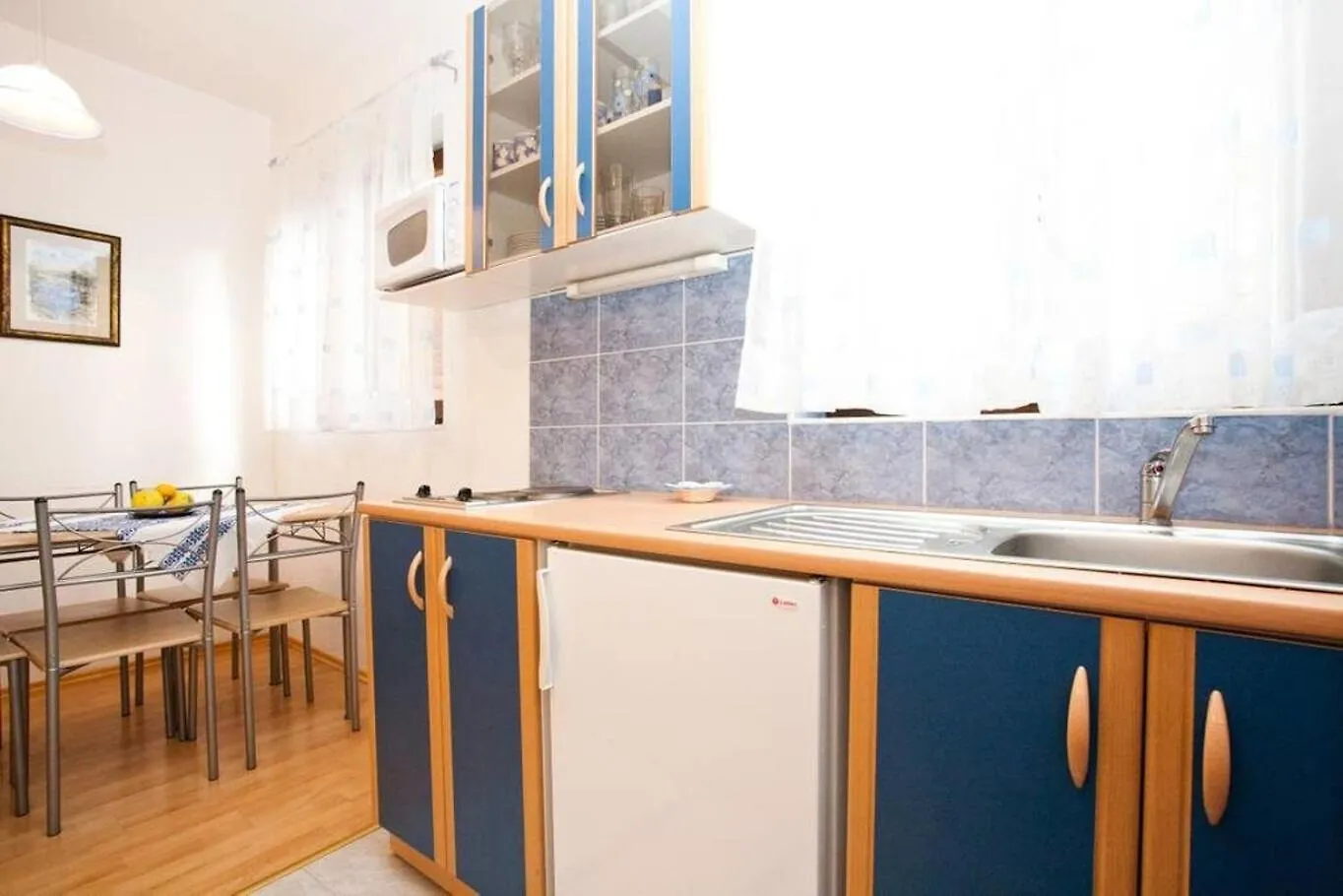 Apartments Miro - 300 M From Sea Jadranovo Croatia