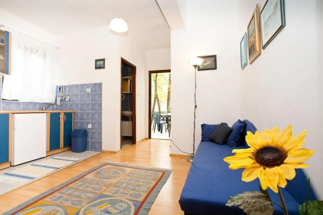 Apartments Miro - 300 M From Sea Jadranovo Croatia