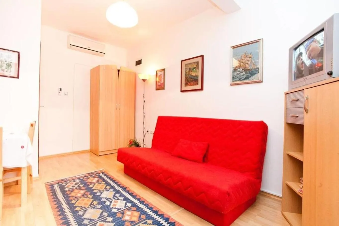 Apartments Miro - 300 M From Sea Jadranovo 0*,