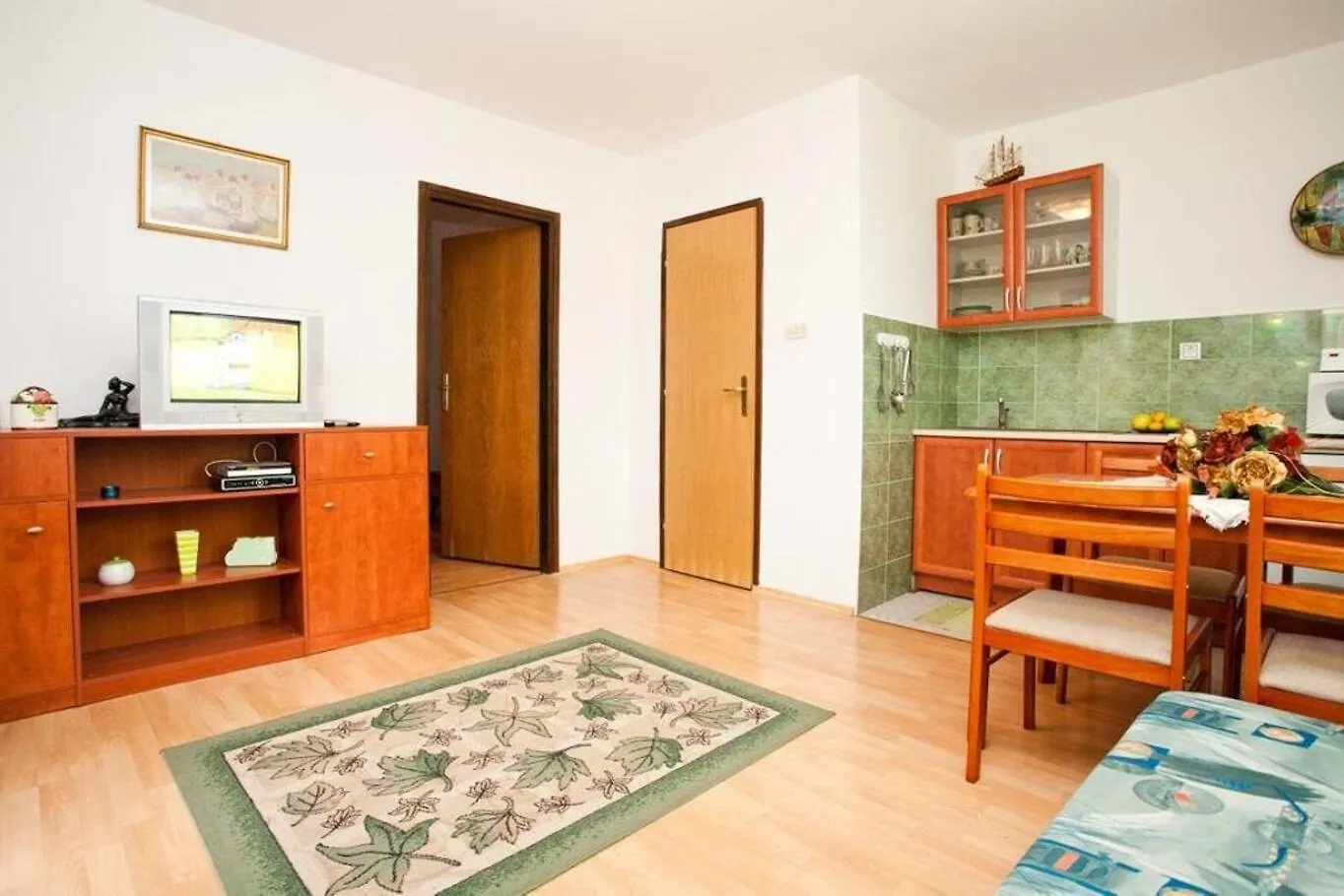 Apartments Miro - 300 M From Sea Jadranovo